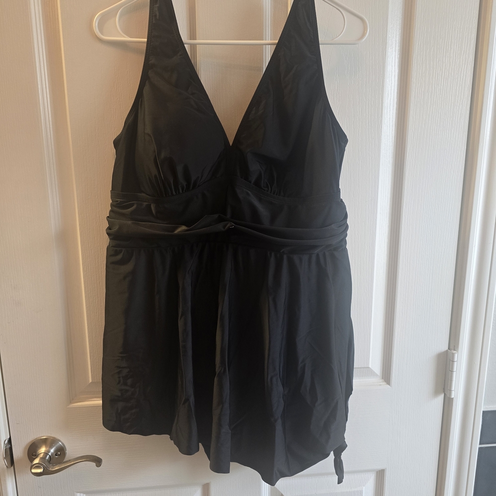 Elegant Black Women's One-piece Swimwear